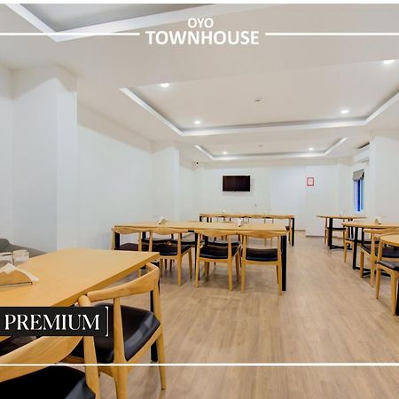 Townhouse 165 Netaji Road Otel Amhedabad Dış mekan fotoğraf