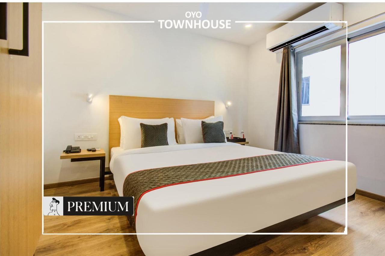 Townhouse 165 Netaji Road Otel Amhedabad Dış mekan fotoğraf