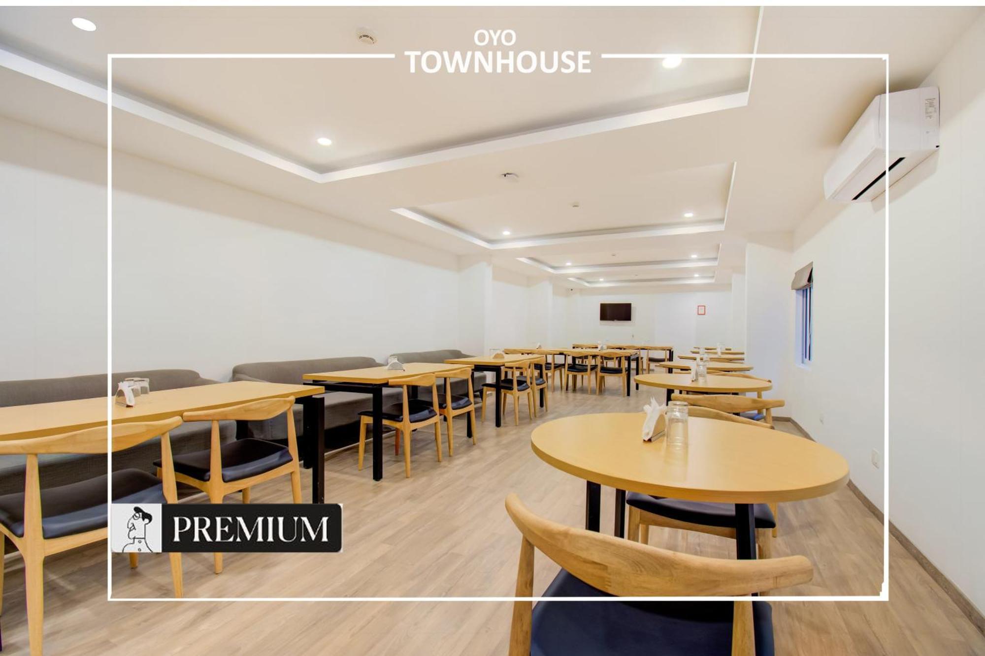 Townhouse 165 Netaji Road Otel Amhedabad Dış mekan fotoğraf