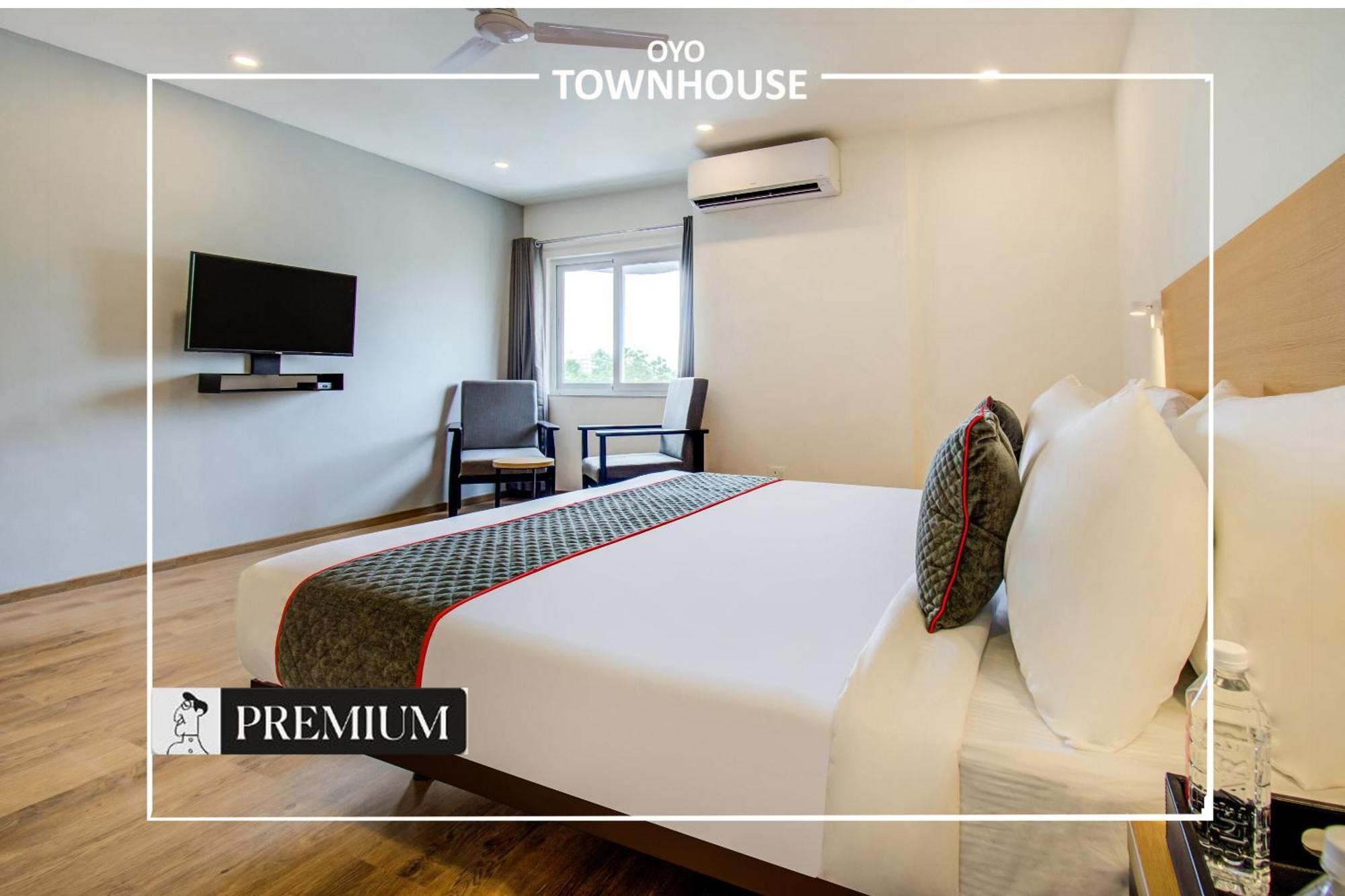 Townhouse 165 Netaji Road Otel Amhedabad Dış mekan fotoğraf